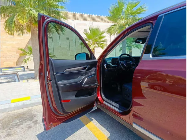 Car image 11