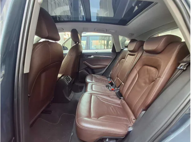 Car image 13