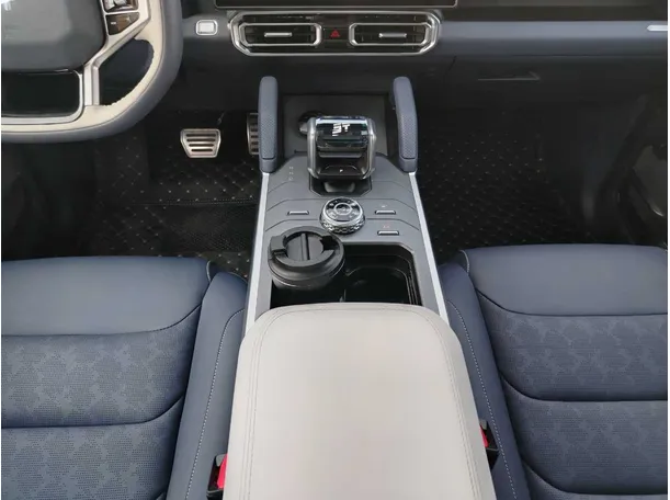 Car image 21
