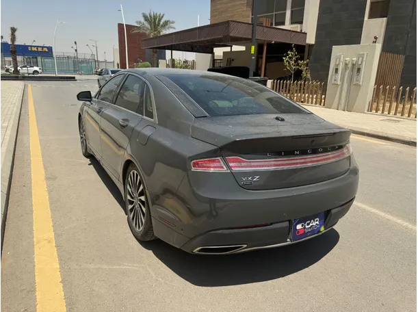 Car image 7