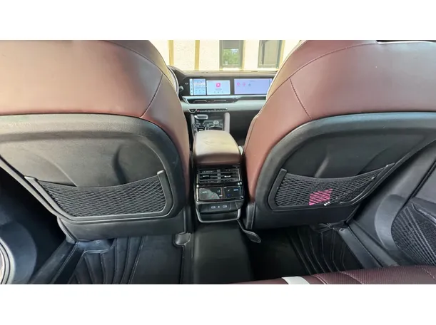 Car image 25