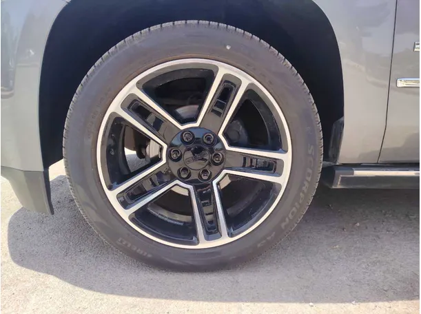 Car image 10
