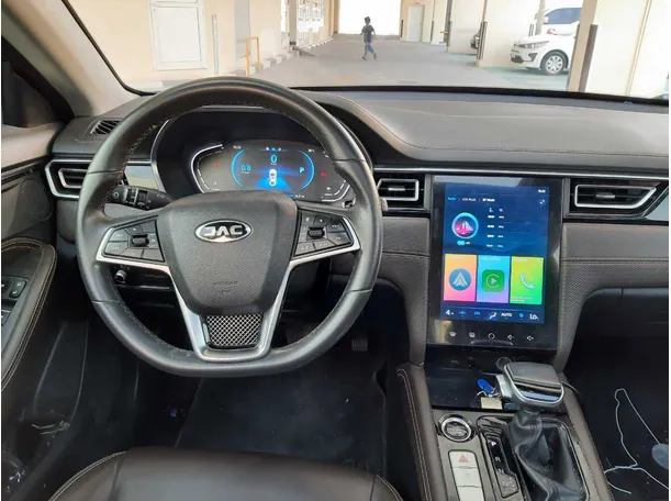 Car image 16