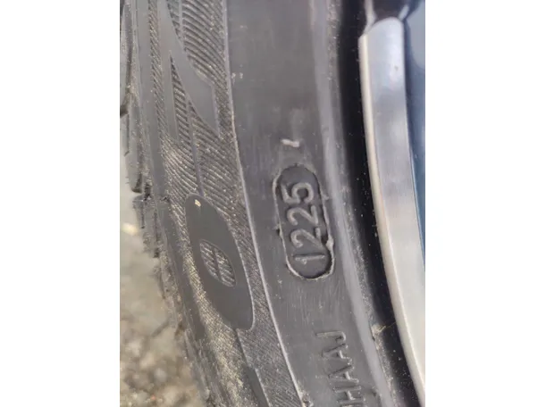 Car image 28
