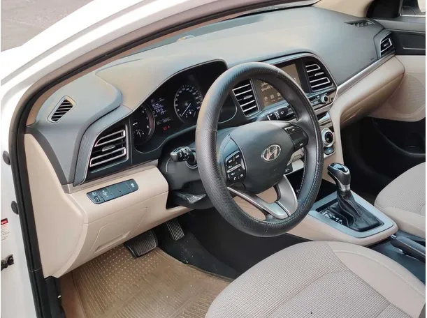 Car image 12