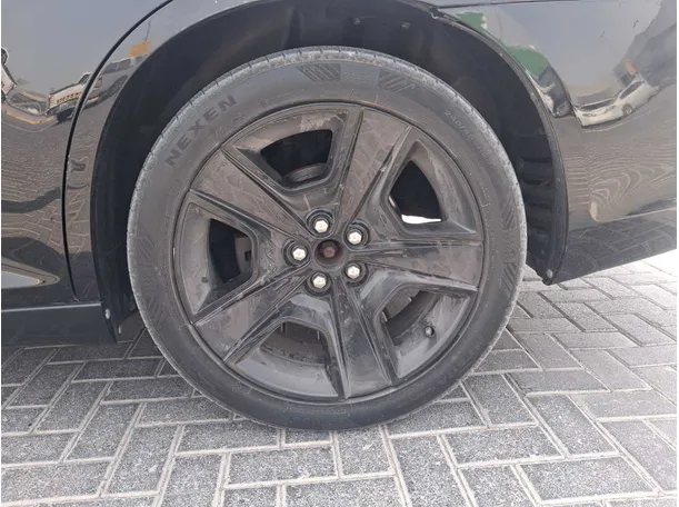 Car image 8