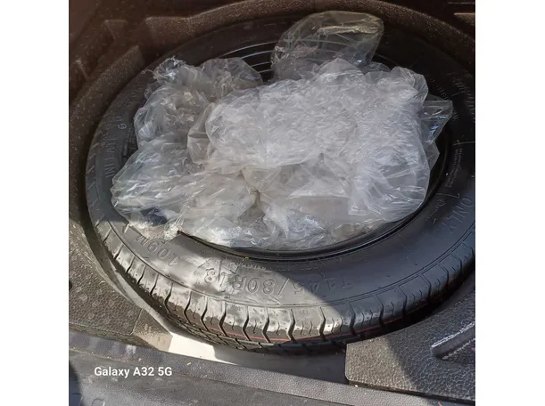 Car image 35
