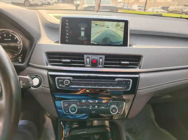 Car image 25