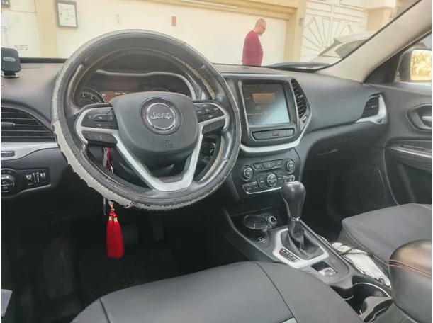 Car image 27