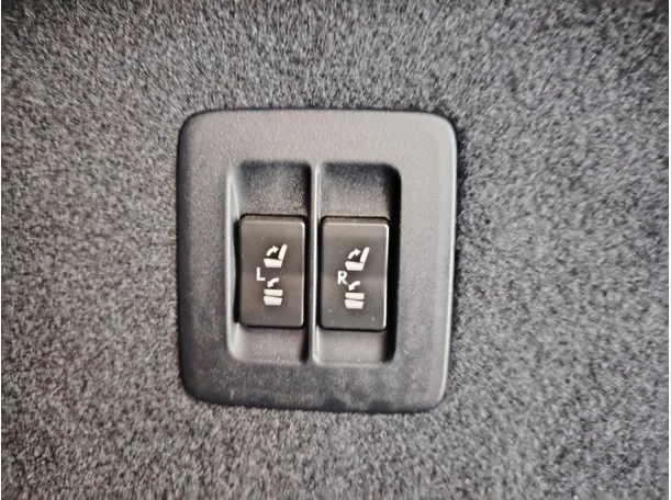 Car image 39