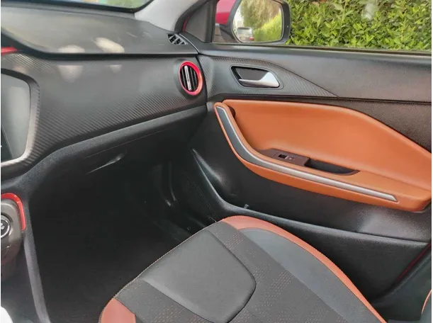 Car image 27