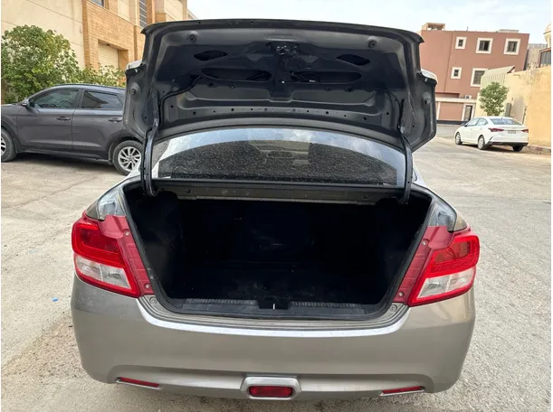Car image 20
