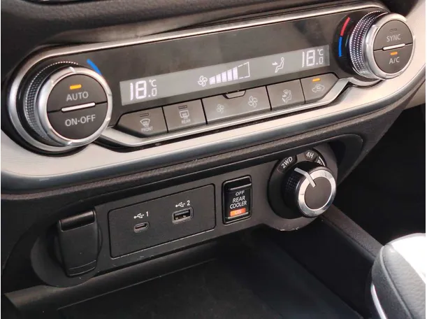 Car image 27