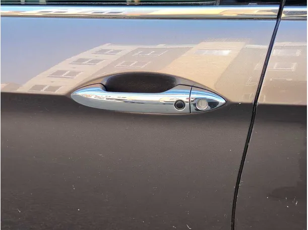 Car image 35
