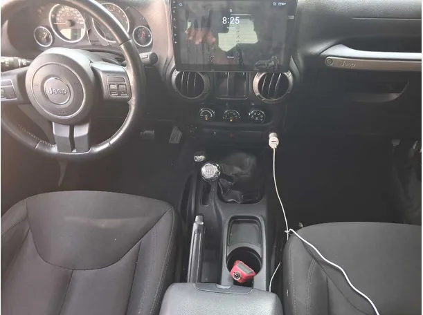 Car image 16