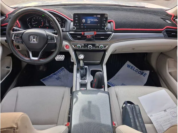 Car image 15