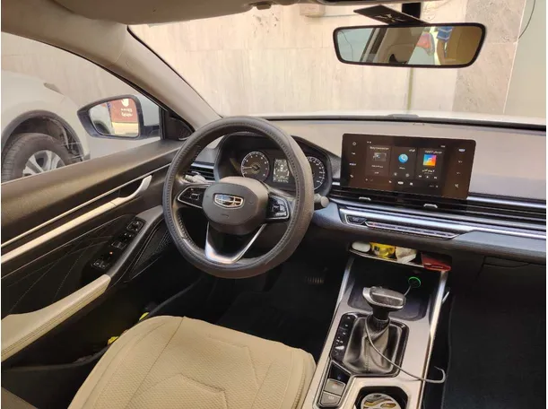 Car image 17