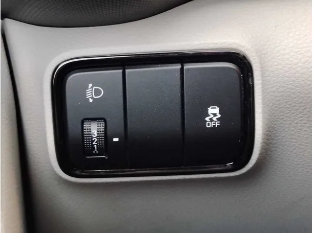 Car image 27