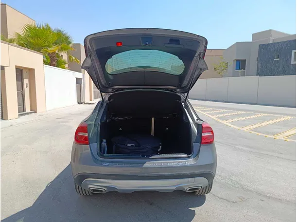 Car image 27