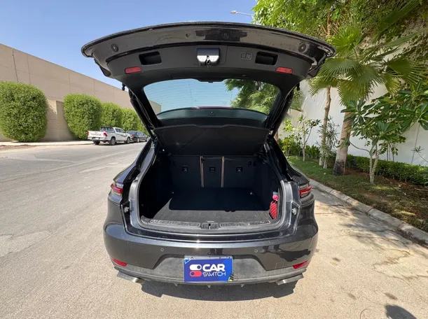 Car image 23