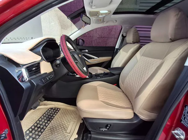Car image 12