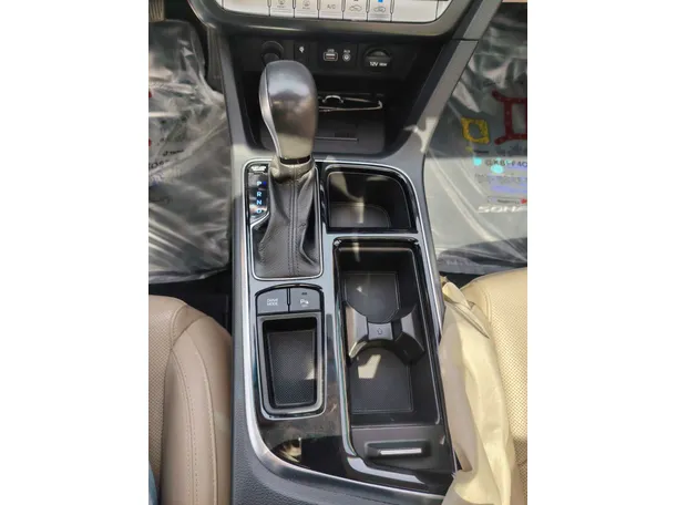 Car image 21
