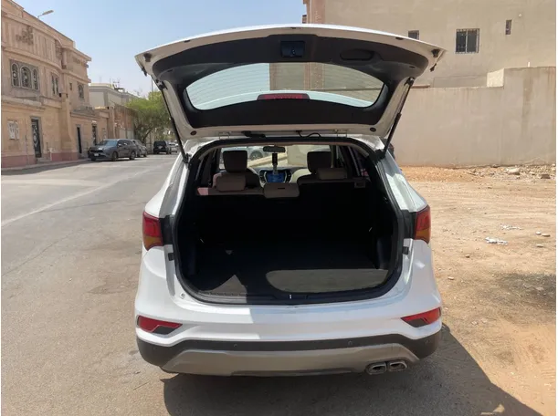 Car image 22