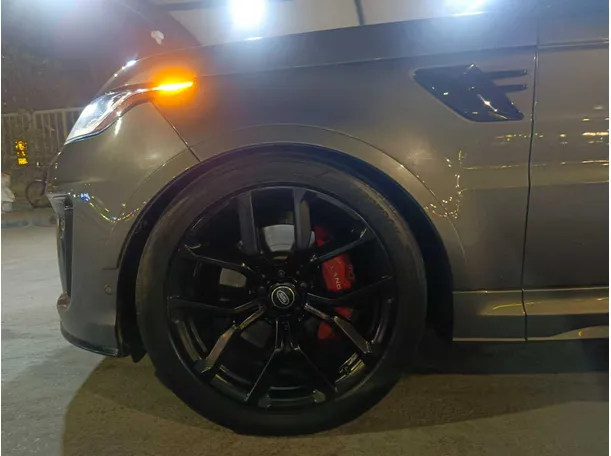 Car image 10