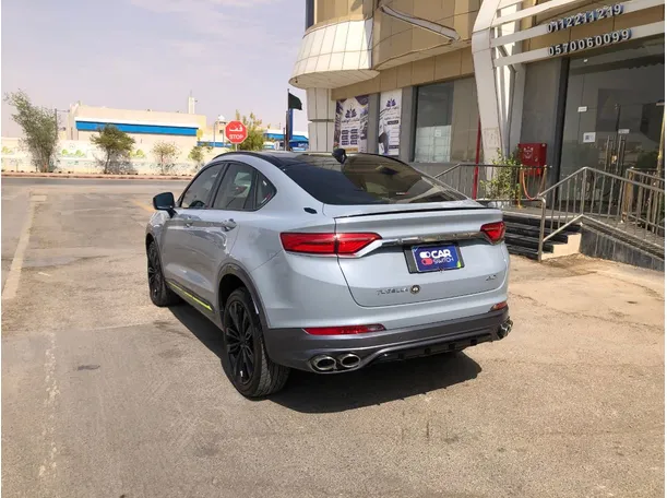 Car image 7