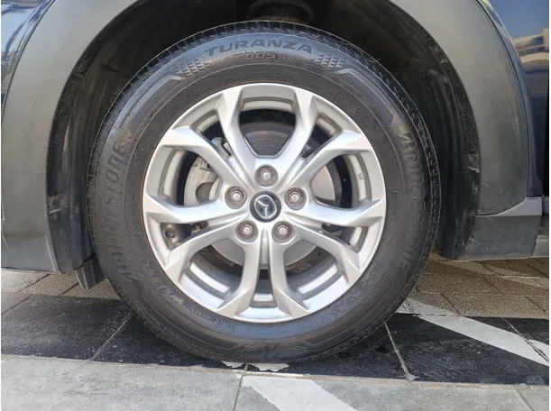 Car image 9