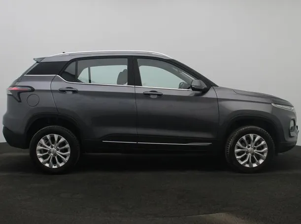 Car image 13