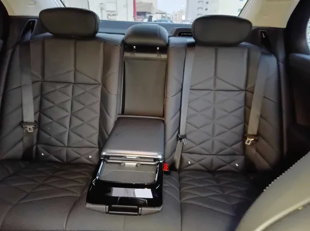 Car image 23