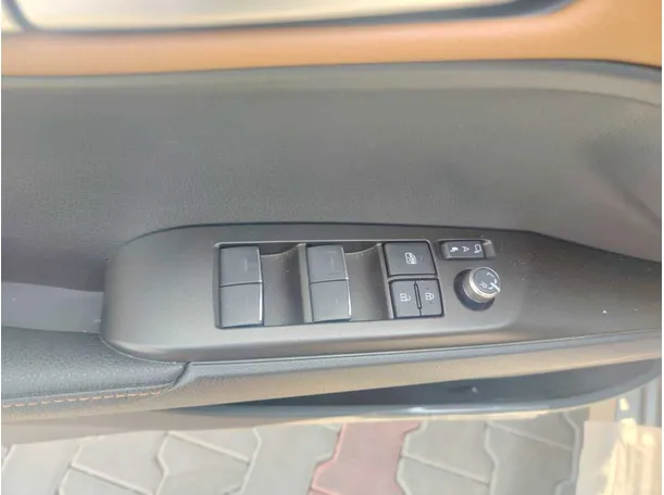 Car image 33