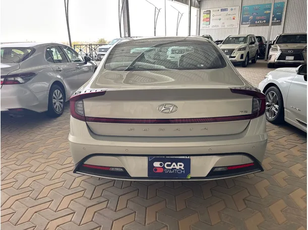 Car image 5