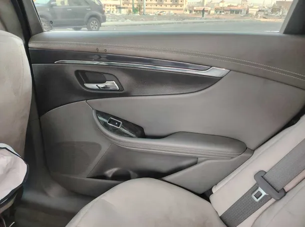Car image 33