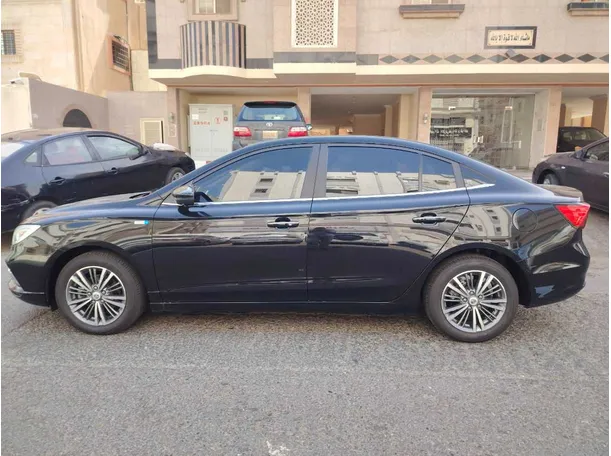 Car image 8