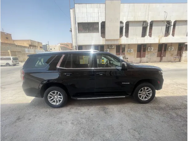 Car image 4