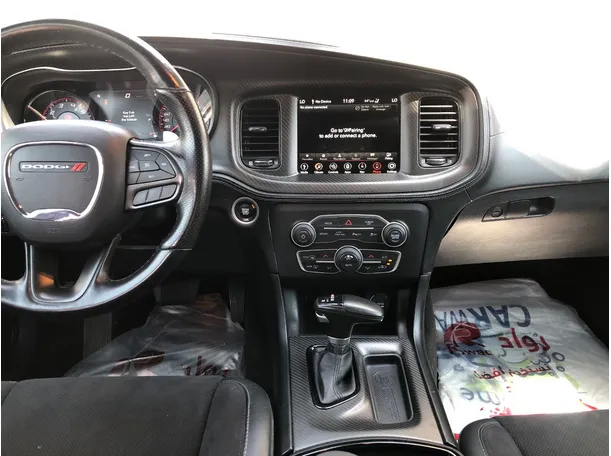 Car image 16