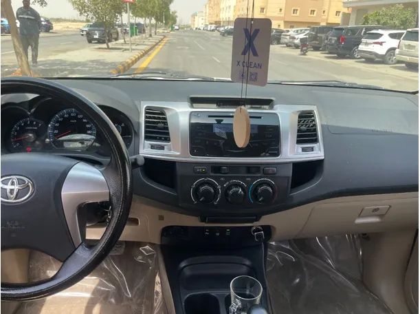 Car image 19