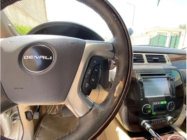 Car image 23