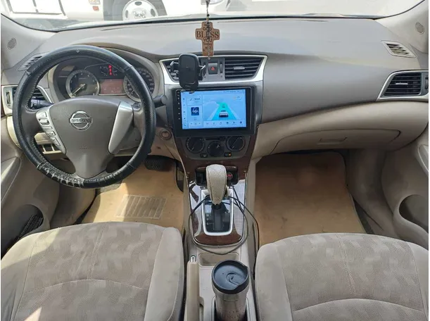 Car image 15