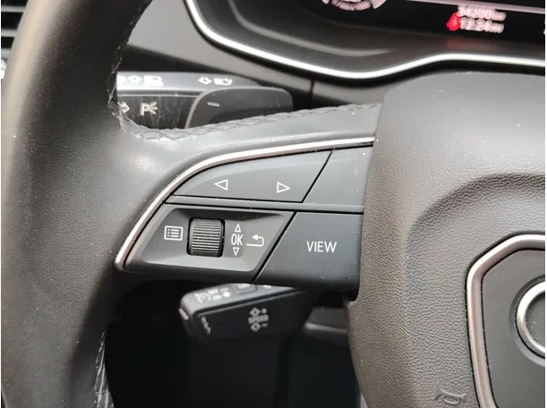 Car image 28