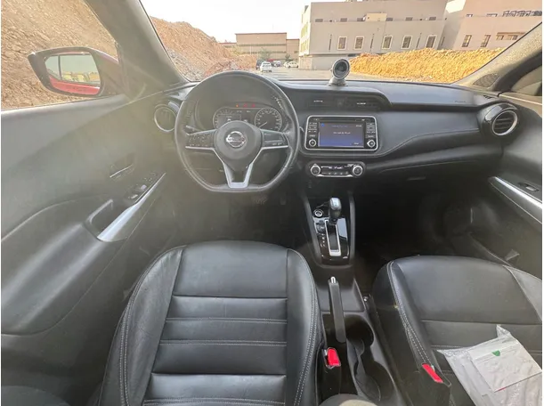 Car image 16