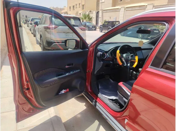 Car image 11