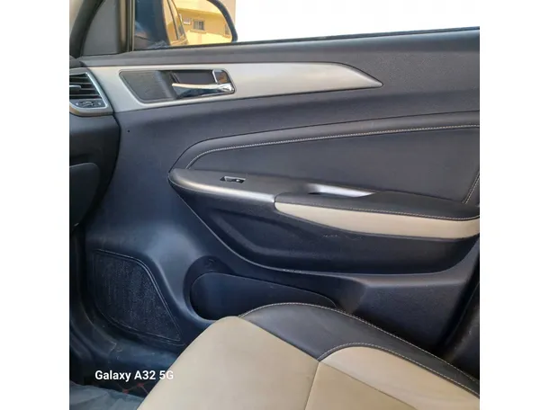 Car image 29