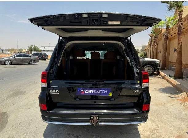 Car image 20