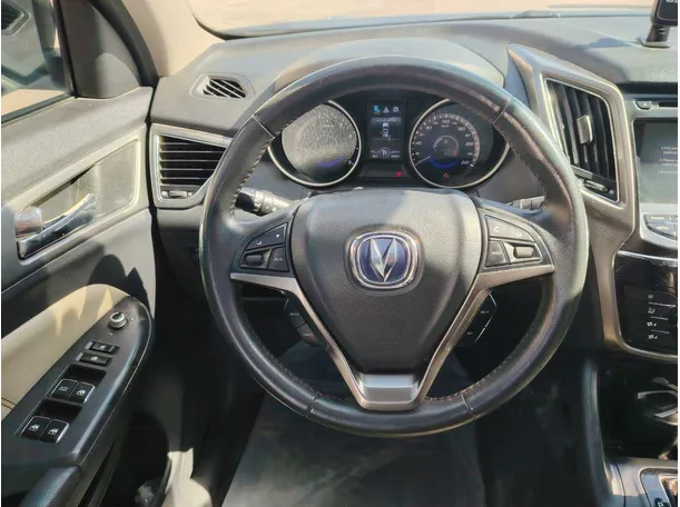 Car image 16