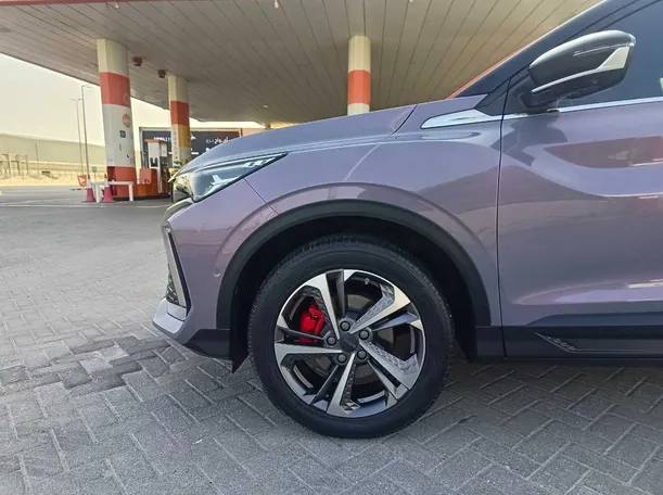 Car image 9