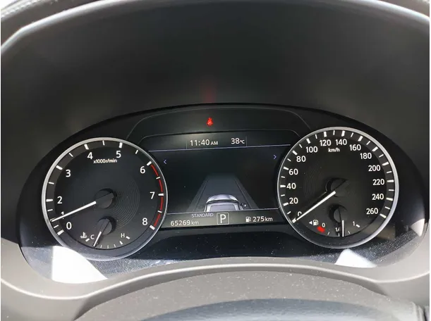 Car image 18