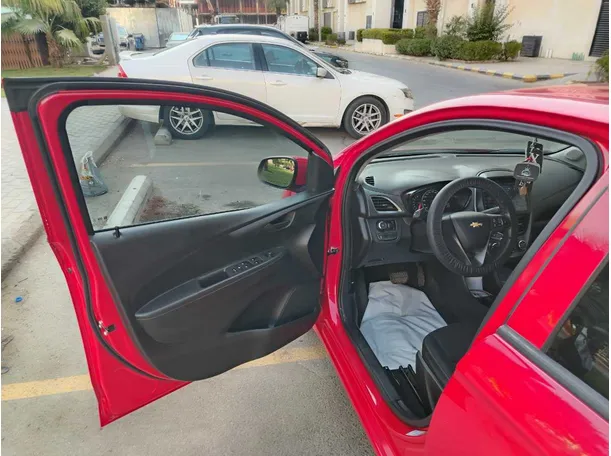 Car image 11